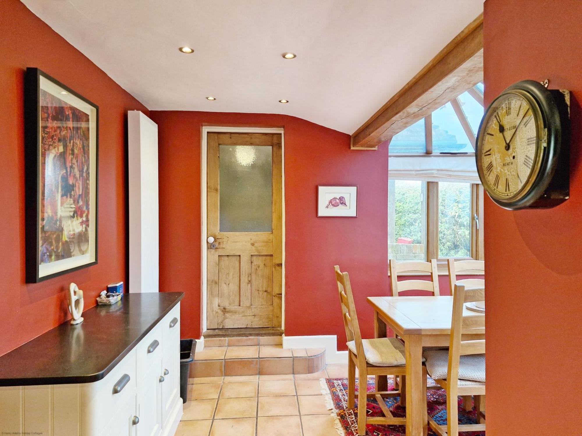 Broomy * Pulborough