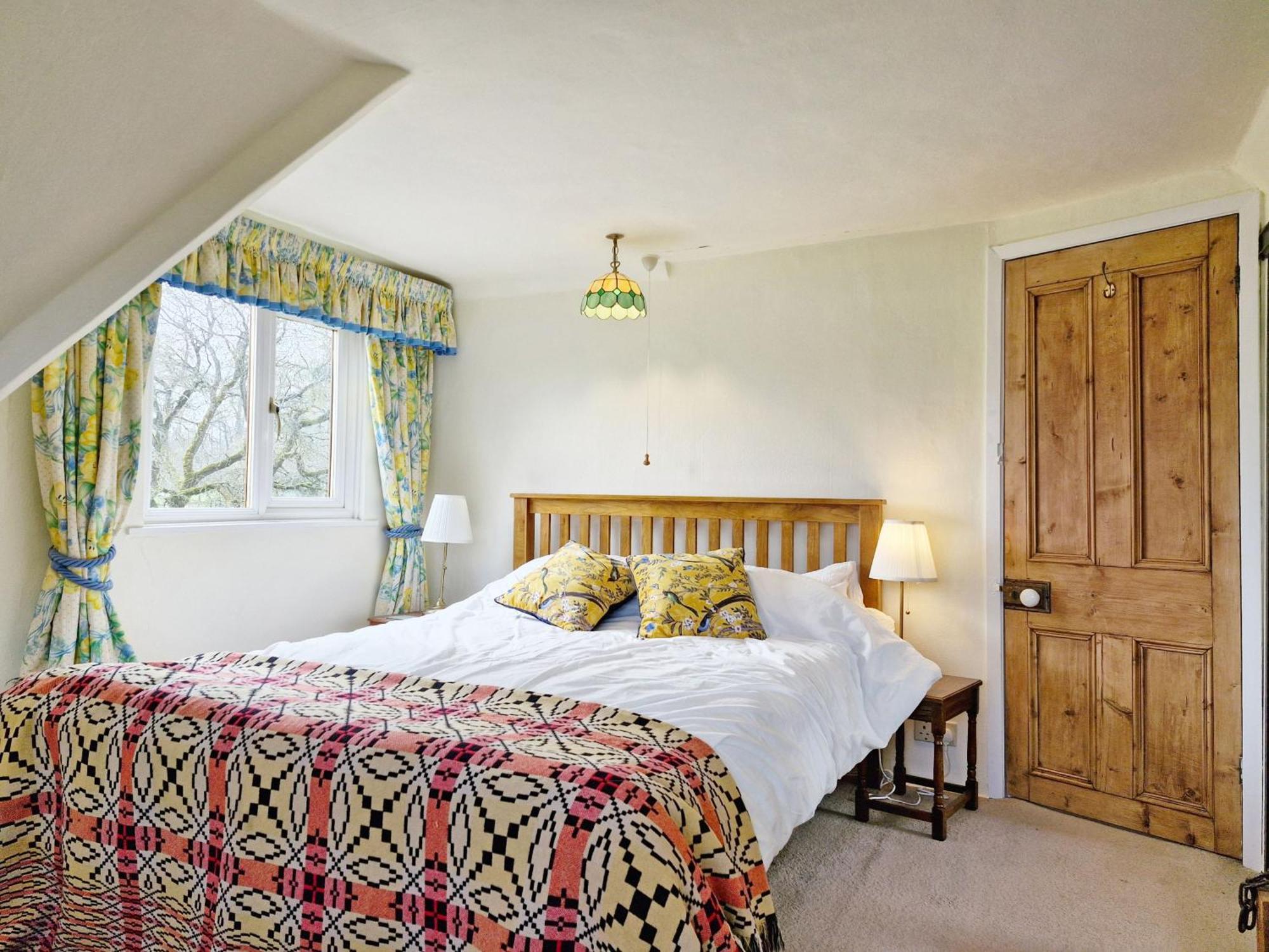 Broomy * Pulborough