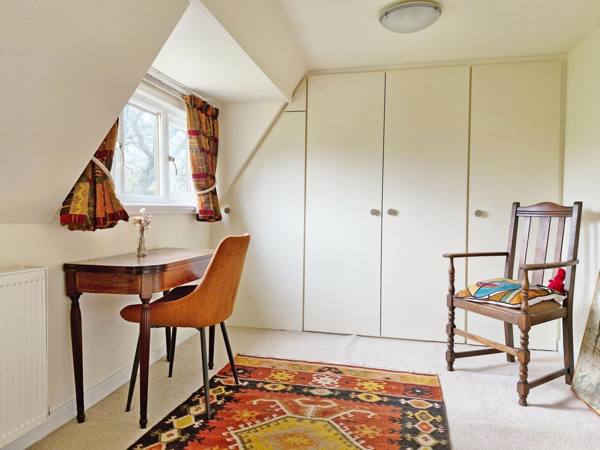 Broomy * Pulborough