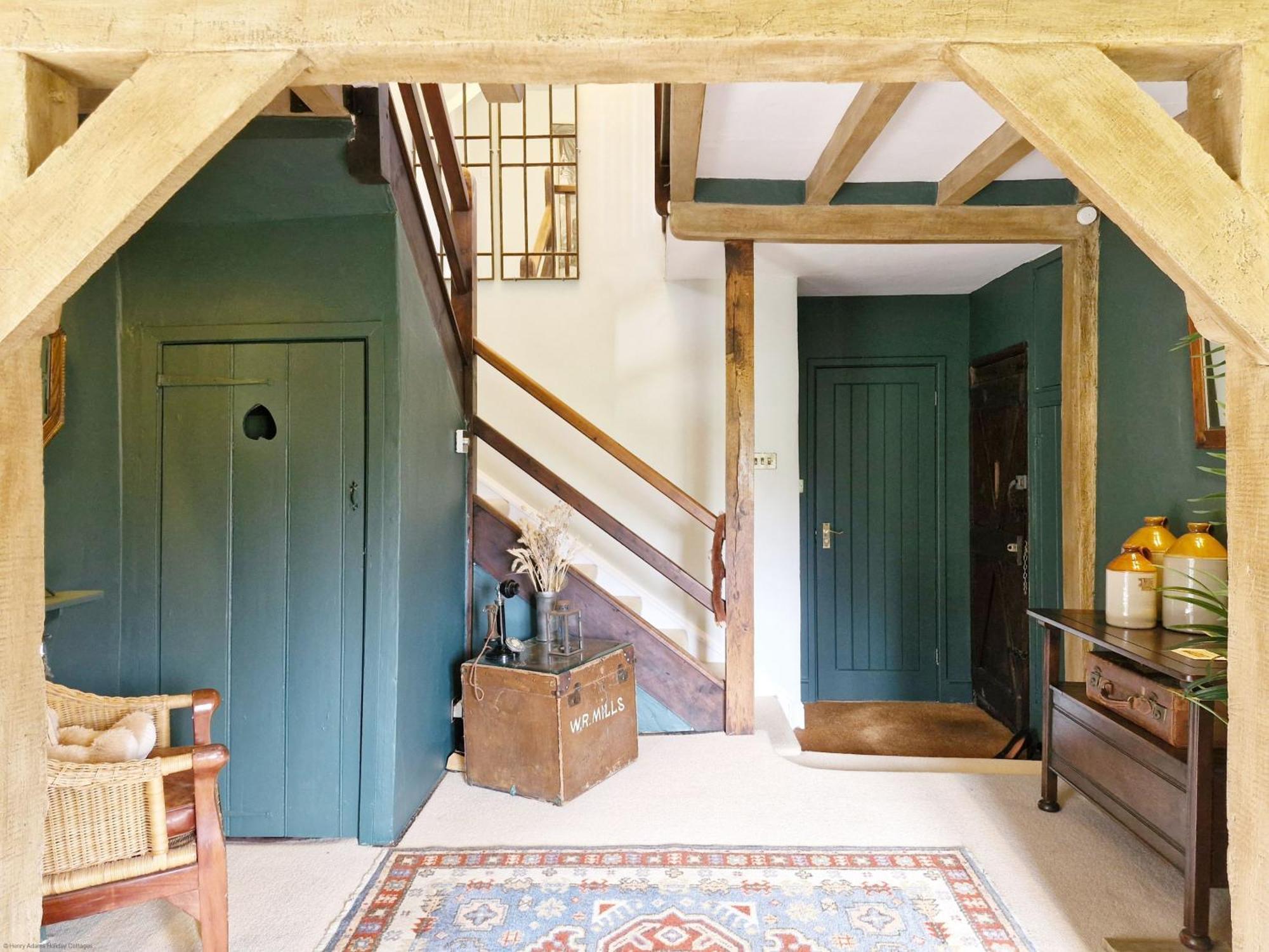 Broomy * Pulborough